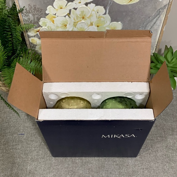 MIKASA Set of 4 Colored Frosted Damask Glass Votive Holders with Candles!🕯️ - Picture 13 of 14